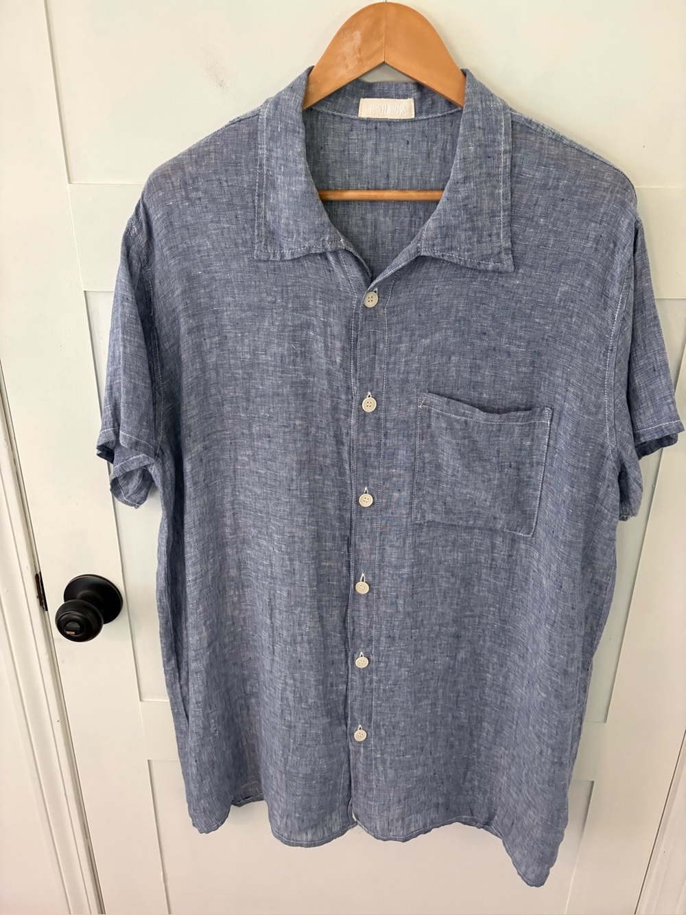 CP Shades Linen Short Sleeve Button Down Pocket Shirt. Size Large.